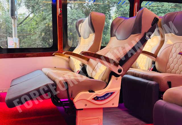 16+1 seater new eicher luxury coach with toilet washroom recliner seats